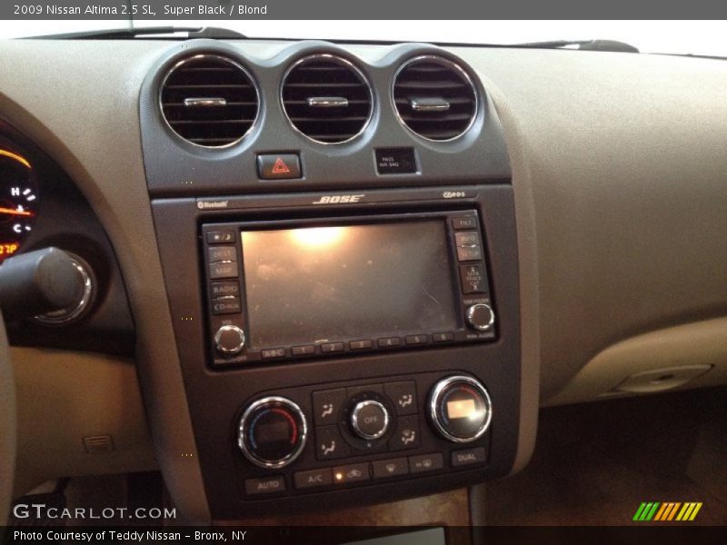 Super Black / Blond 2009 Nissan Altima 2.5 SL