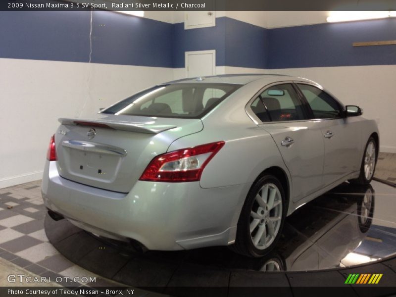 Radiant Silver Metallic / Charcoal 2009 Nissan Maxima 3.5 SV Sport