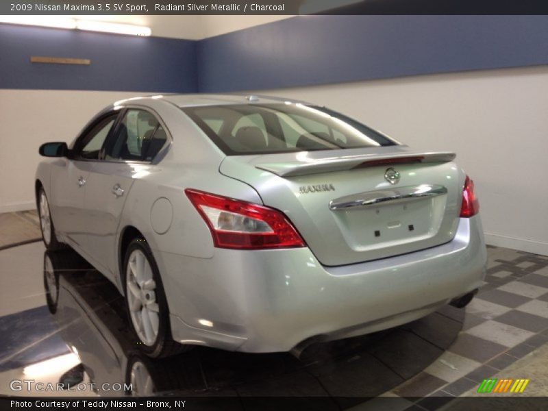 Radiant Silver Metallic / Charcoal 2009 Nissan Maxima 3.5 SV Sport