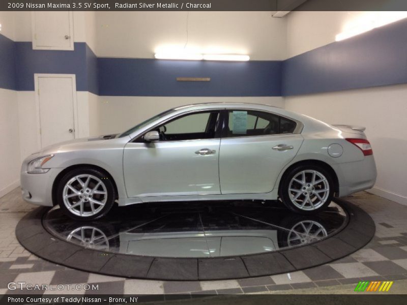 Radiant Silver Metallic / Charcoal 2009 Nissan Maxima 3.5 SV Sport