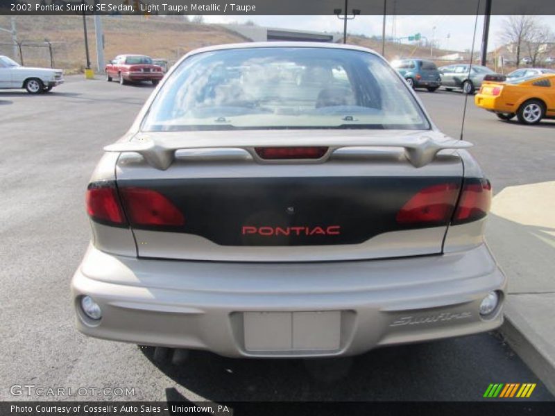 Light Taupe Metallic / Taupe 2002 Pontiac Sunfire SE Sedan