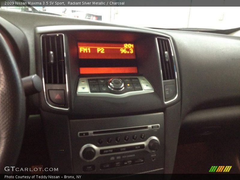 Radiant Silver Metallic / Charcoal 2009 Nissan Maxima 3.5 SV Sport