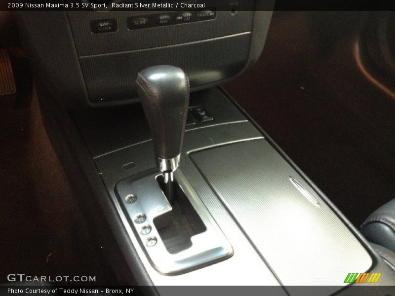 Radiant Silver Metallic / Charcoal 2009 Nissan Maxima 3.5 SV Sport