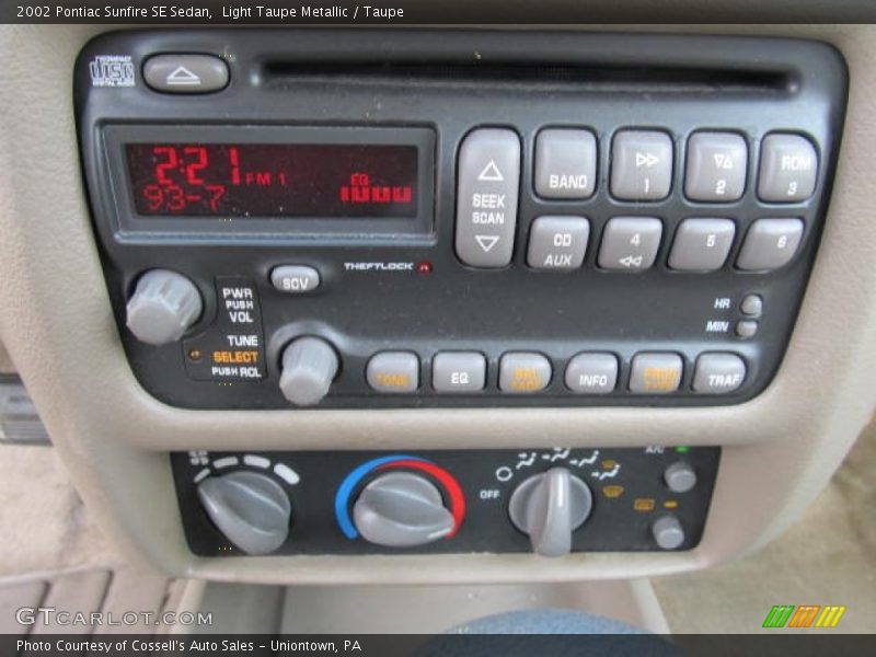 Light Taupe Metallic / Taupe 2002 Pontiac Sunfire SE Sedan