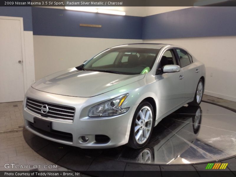 Radiant Silver Metallic / Charcoal 2009 Nissan Maxima 3.5 SV Sport