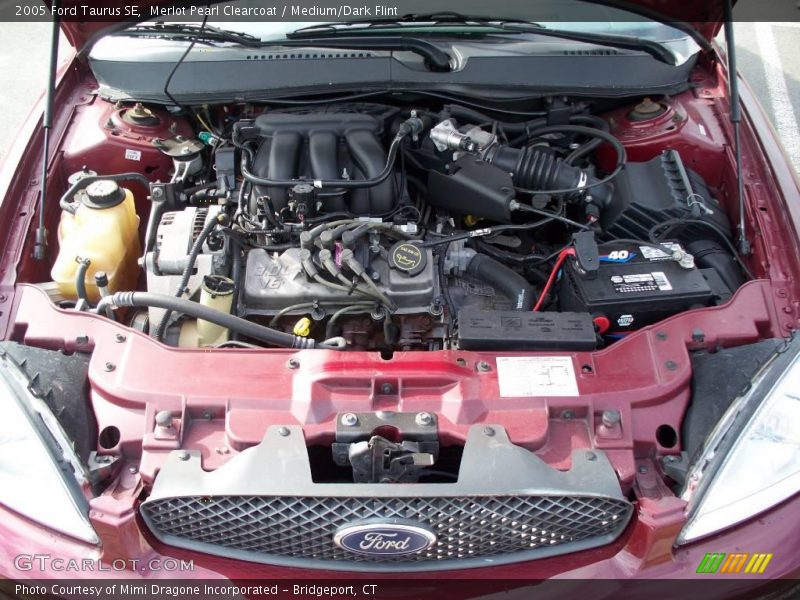 Merlot Pearl Clearcoat / Medium/Dark Flint 2005 Ford Taurus SE