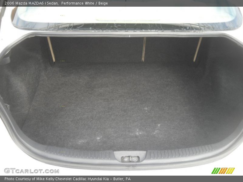 Performance White / Beige 2006 Mazda MAZDA6 i Sedan