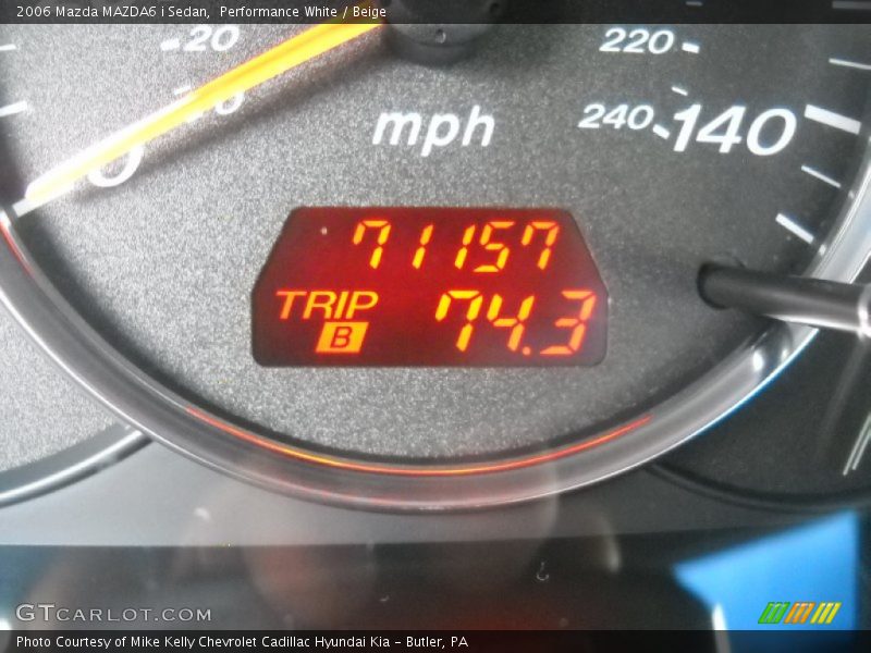 Performance White / Beige 2006 Mazda MAZDA6 i Sedan