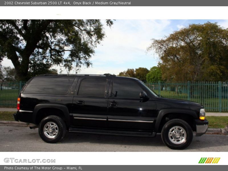 Onyx Black / Medium Gray/Neutral 2002 Chevrolet Suburban 2500 LT 4x4