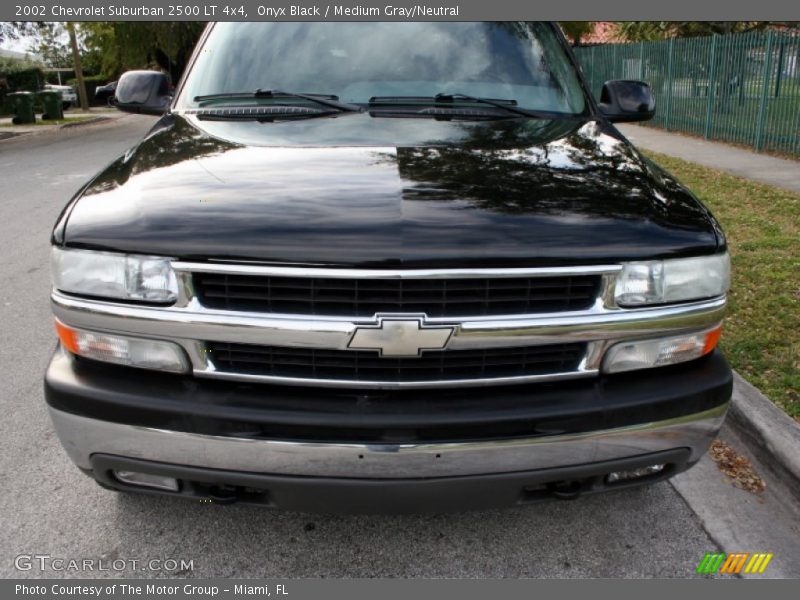 Onyx Black / Medium Gray/Neutral 2002 Chevrolet Suburban 2500 LT 4x4