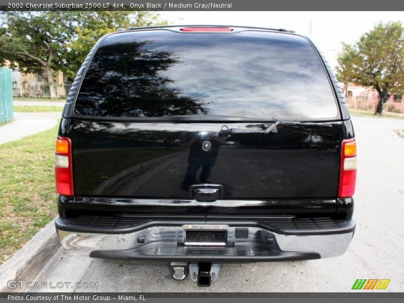 Onyx Black / Medium Gray/Neutral 2002 Chevrolet Suburban 2500 LT 4x4