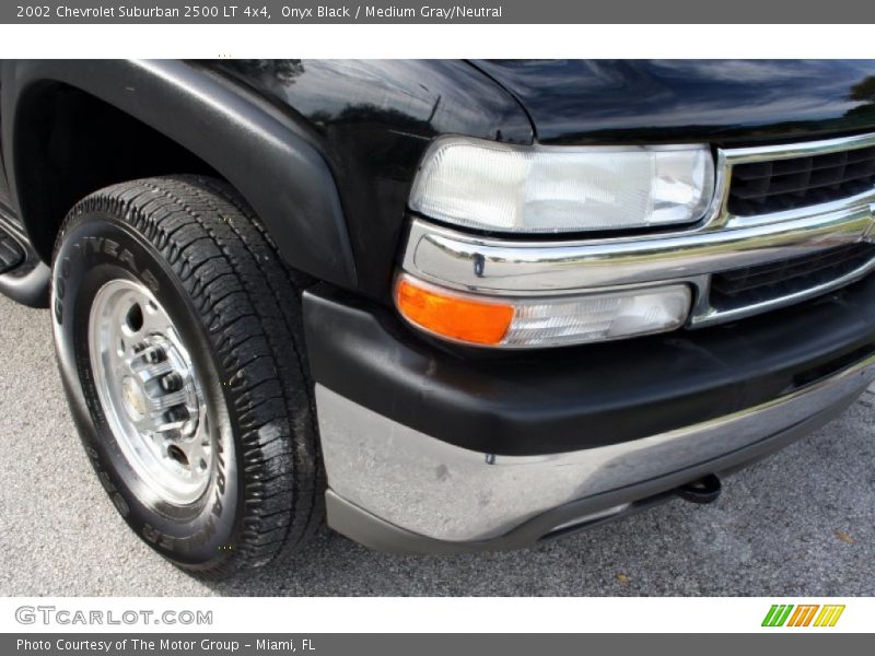 Onyx Black / Medium Gray/Neutral 2002 Chevrolet Suburban 2500 LT 4x4