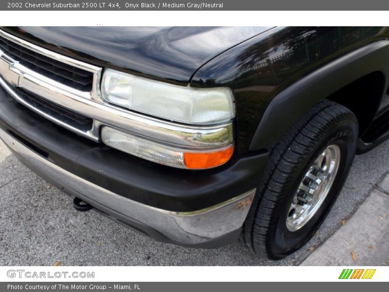 Onyx Black / Medium Gray/Neutral 2002 Chevrolet Suburban 2500 LT 4x4