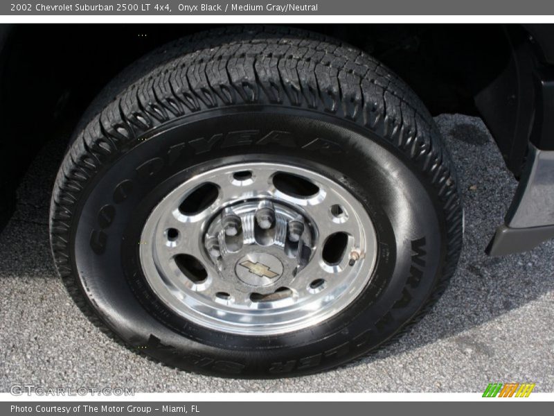 Onyx Black / Medium Gray/Neutral 2002 Chevrolet Suburban 2500 LT 4x4