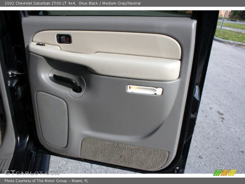 Onyx Black / Medium Gray/Neutral 2002 Chevrolet Suburban 2500 LT 4x4