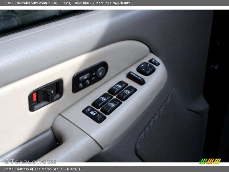 Onyx Black / Medium Gray/Neutral 2002 Chevrolet Suburban 2500 LT 4x4