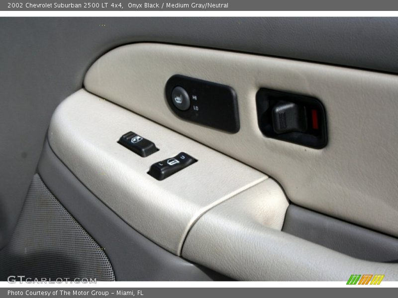 Onyx Black / Medium Gray/Neutral 2002 Chevrolet Suburban 2500 LT 4x4