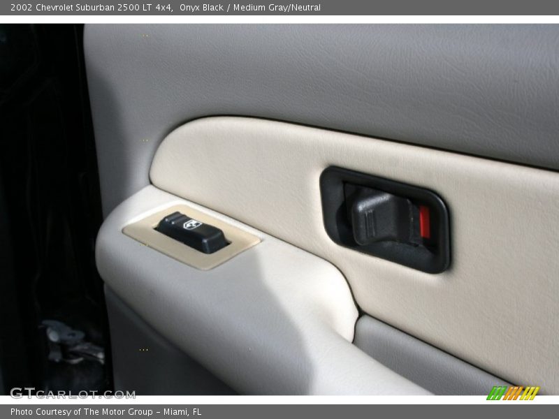 Onyx Black / Medium Gray/Neutral 2002 Chevrolet Suburban 2500 LT 4x4