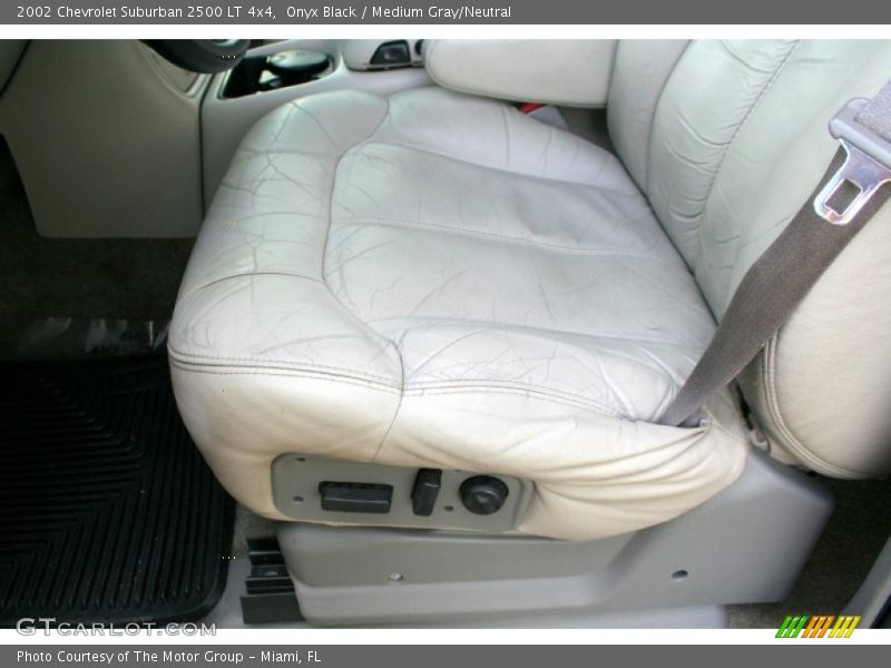 Onyx Black / Medium Gray/Neutral 2002 Chevrolet Suburban 2500 LT 4x4