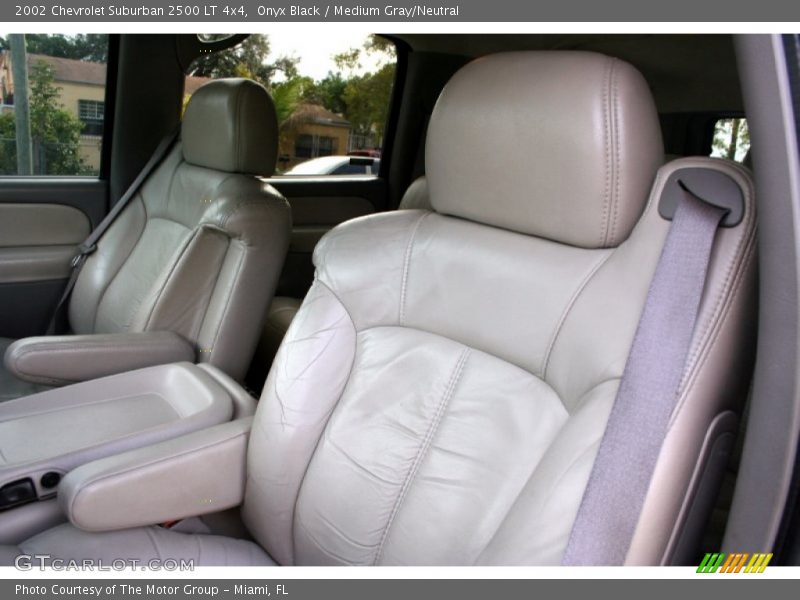 Onyx Black / Medium Gray/Neutral 2002 Chevrolet Suburban 2500 LT 4x4