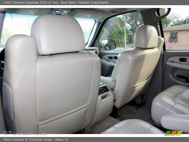 Onyx Black / Medium Gray/Neutral 2002 Chevrolet Suburban 2500 LT 4x4