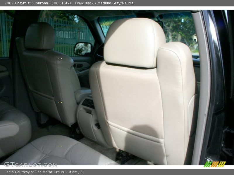 Onyx Black / Medium Gray/Neutral 2002 Chevrolet Suburban 2500 LT 4x4