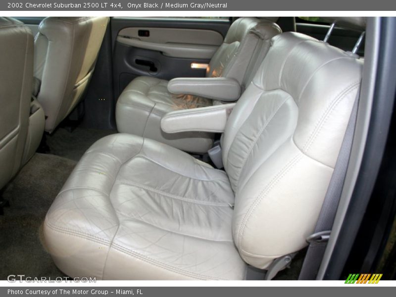 Onyx Black / Medium Gray/Neutral 2002 Chevrolet Suburban 2500 LT 4x4