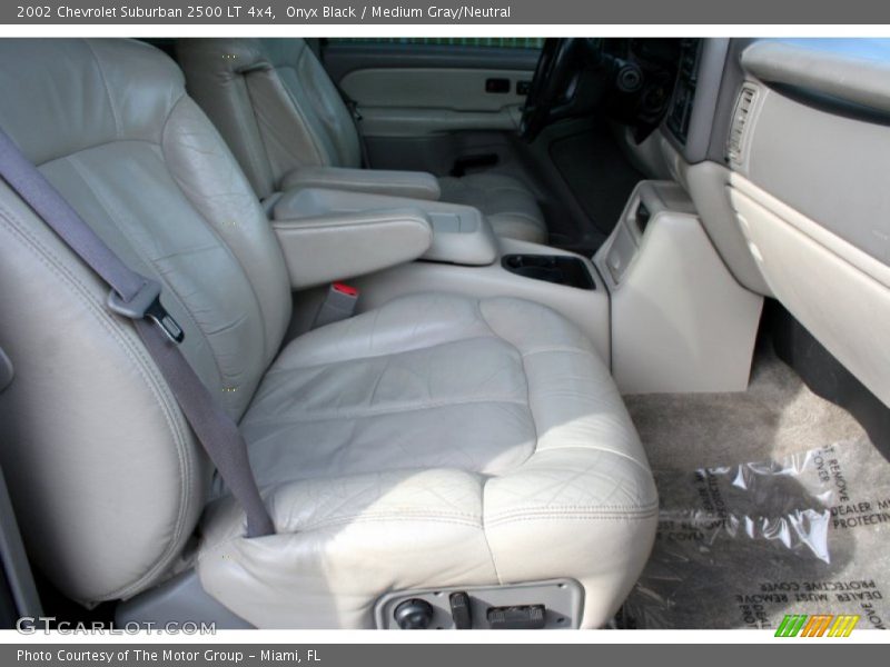 Onyx Black / Medium Gray/Neutral 2002 Chevrolet Suburban 2500 LT 4x4