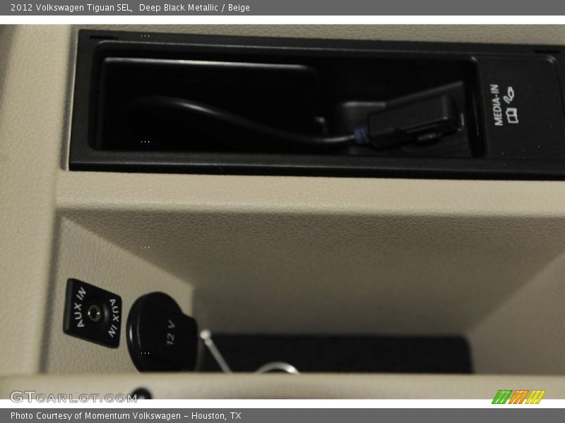 Deep Black Metallic / Beige 2012 Volkswagen Tiguan SEL