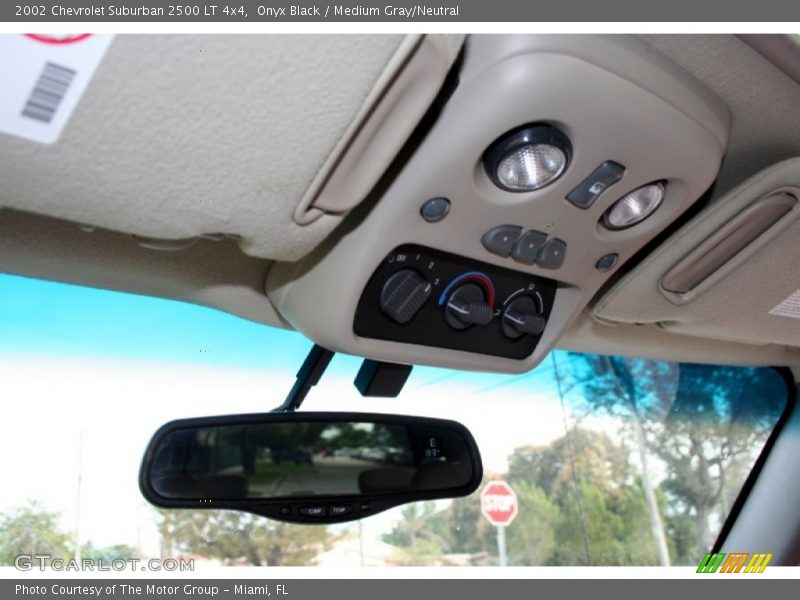 Onyx Black / Medium Gray/Neutral 2002 Chevrolet Suburban 2500 LT 4x4