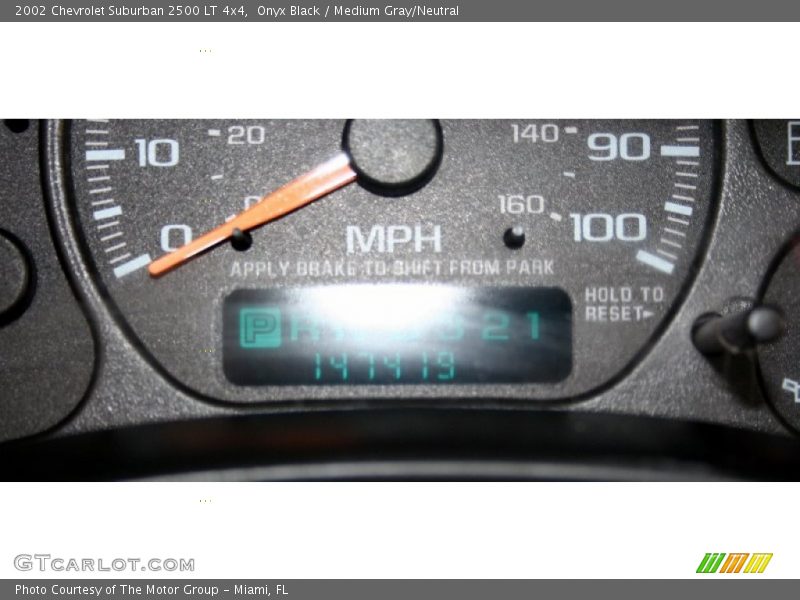 Onyx Black / Medium Gray/Neutral 2002 Chevrolet Suburban 2500 LT 4x4