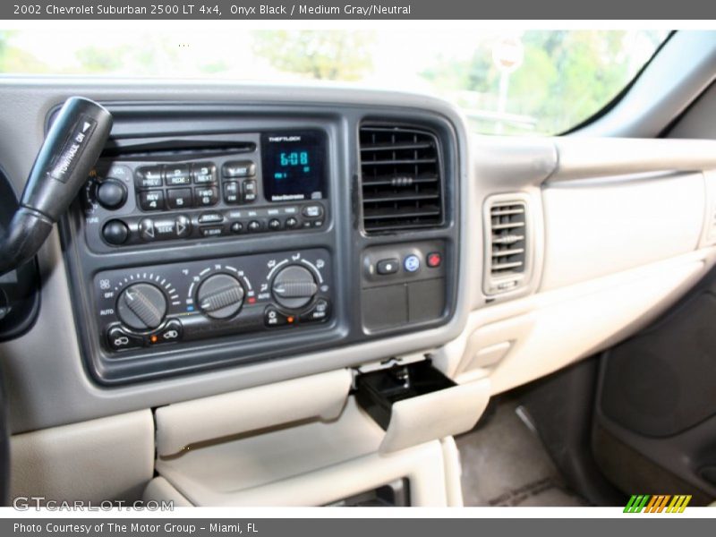 Onyx Black / Medium Gray/Neutral 2002 Chevrolet Suburban 2500 LT 4x4