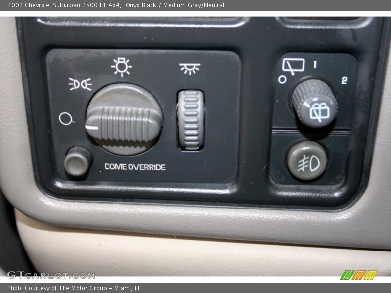 Onyx Black / Medium Gray/Neutral 2002 Chevrolet Suburban 2500 LT 4x4