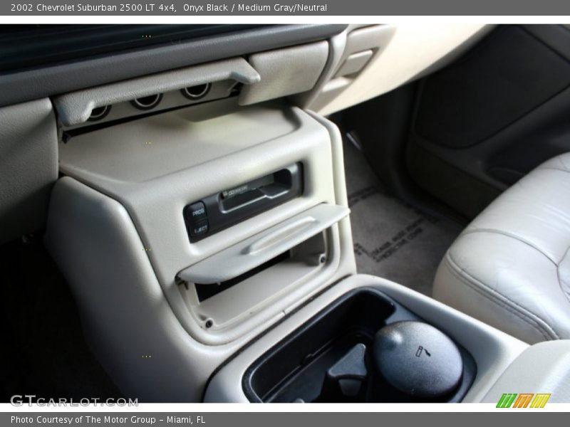 Onyx Black / Medium Gray/Neutral 2002 Chevrolet Suburban 2500 LT 4x4
