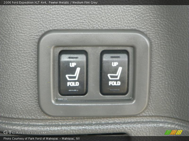 Pewter Metallic / Medium Flint Grey 2006 Ford Expedition XLT 4x4