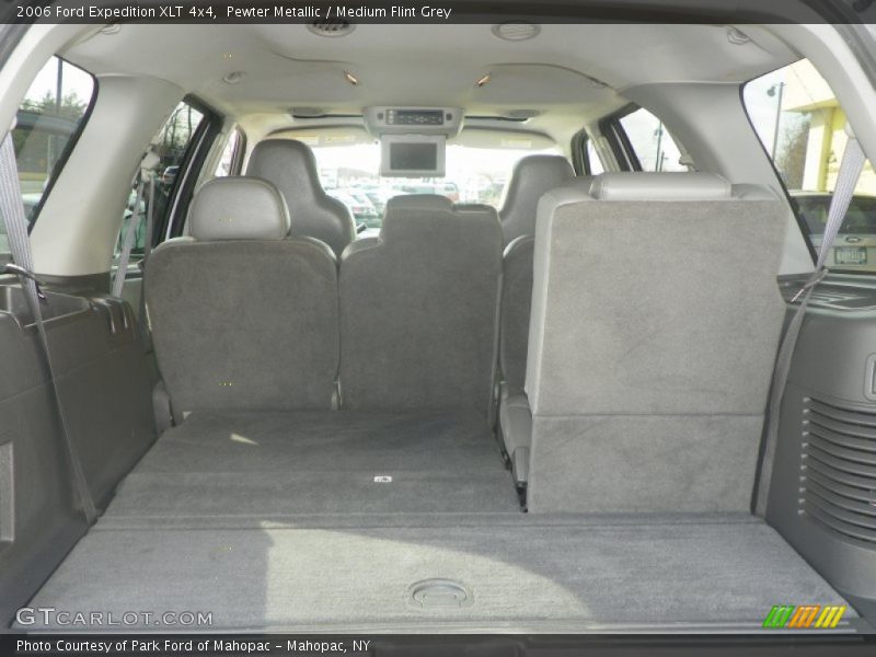 Pewter Metallic / Medium Flint Grey 2006 Ford Expedition XLT 4x4