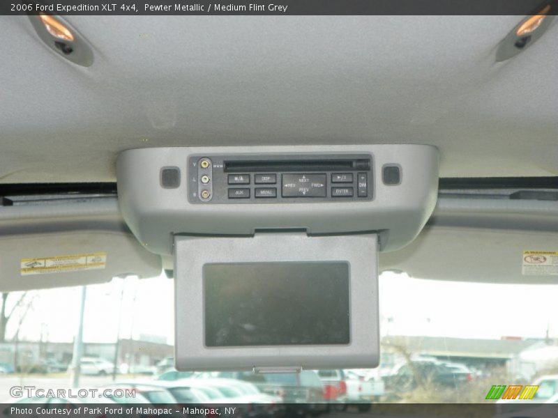 Pewter Metallic / Medium Flint Grey 2006 Ford Expedition XLT 4x4