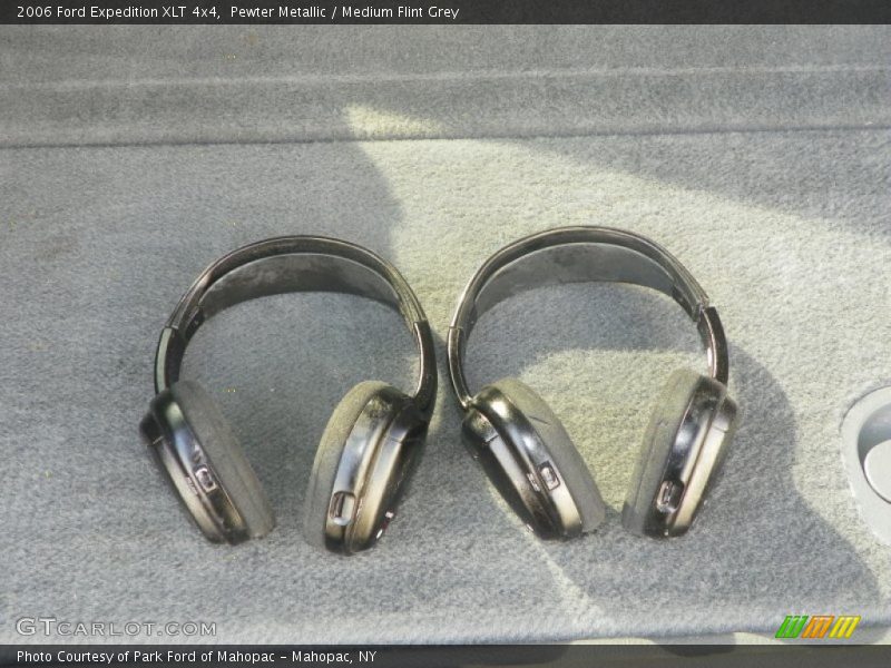 Pewter Metallic / Medium Flint Grey 2006 Ford Expedition XLT 4x4