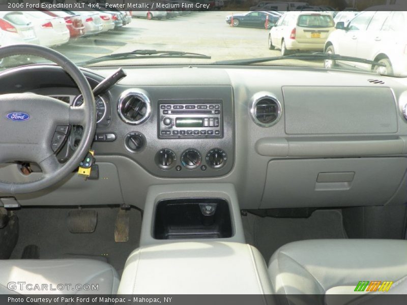 Pewter Metallic / Medium Flint Grey 2006 Ford Expedition XLT 4x4