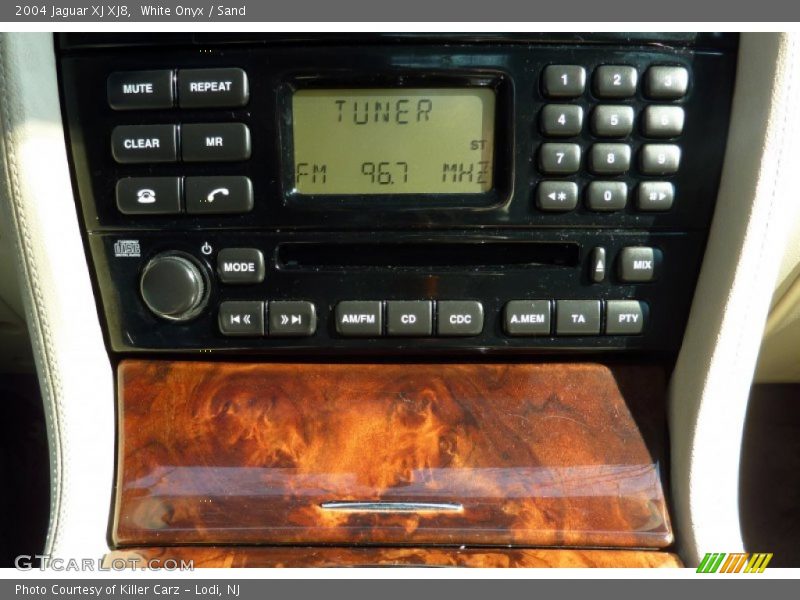 White Onyx / Sand 2004 Jaguar XJ XJ8