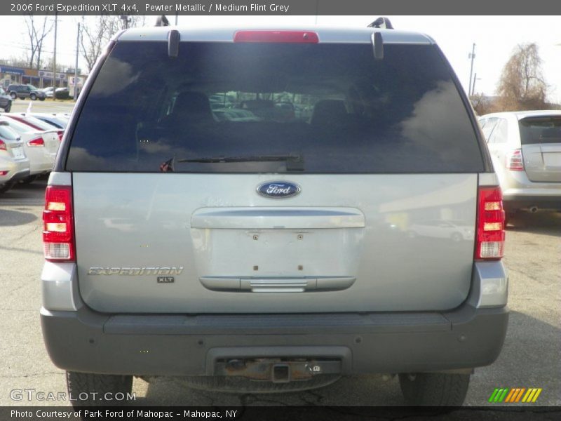 Pewter Metallic / Medium Flint Grey 2006 Ford Expedition XLT 4x4