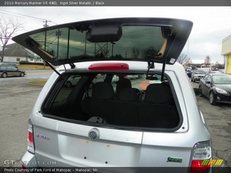 Ingot Silver Metallic / Black 2010 Mercury Mariner V6 4WD