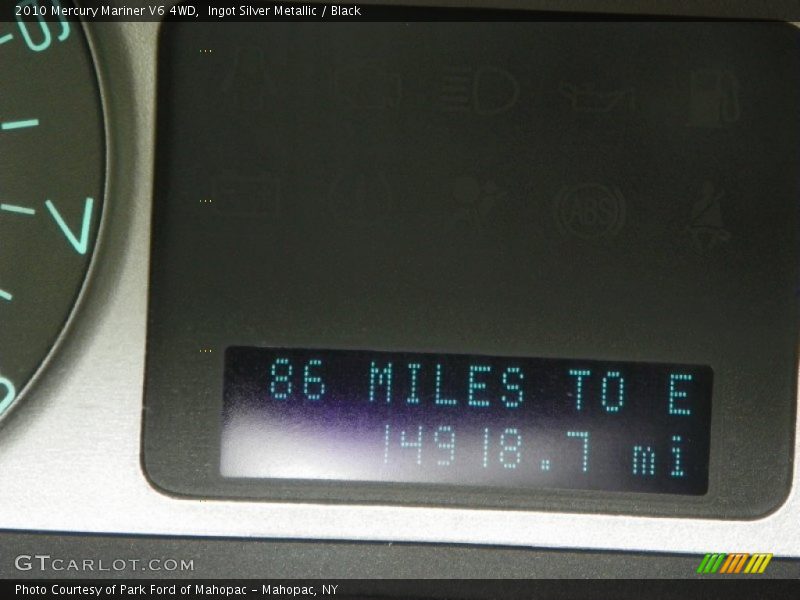 Ingot Silver Metallic / Black 2010 Mercury Mariner V6 4WD