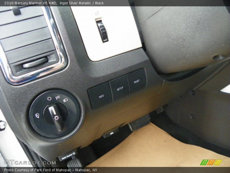 Ingot Silver Metallic / Black 2010 Mercury Mariner V6 4WD