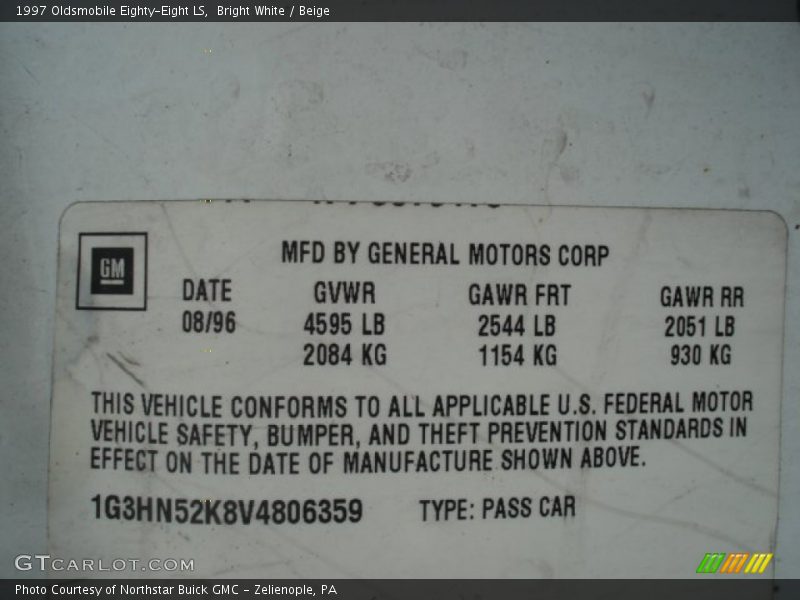 Bright White / Beige 1997 Oldsmobile Eighty-Eight LS