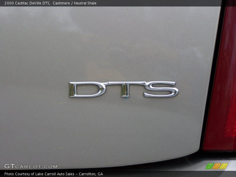 Cashmere / Neutral Shale 2000 Cadillac DeVille DTS
