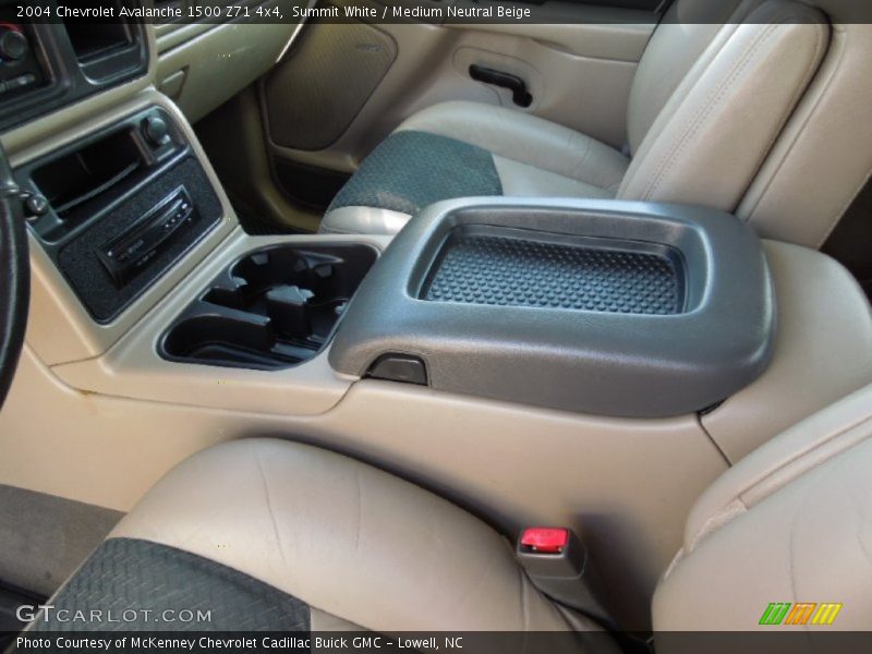 Summit White / Medium Neutral Beige 2004 Chevrolet Avalanche 1500 Z71 4x4