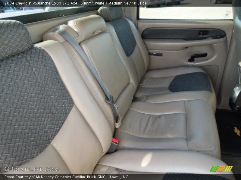 Summit White / Medium Neutral Beige 2004 Chevrolet Avalanche 1500 Z71 4x4