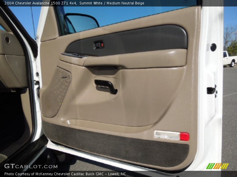Summit White / Medium Neutral Beige 2004 Chevrolet Avalanche 1500 Z71 4x4