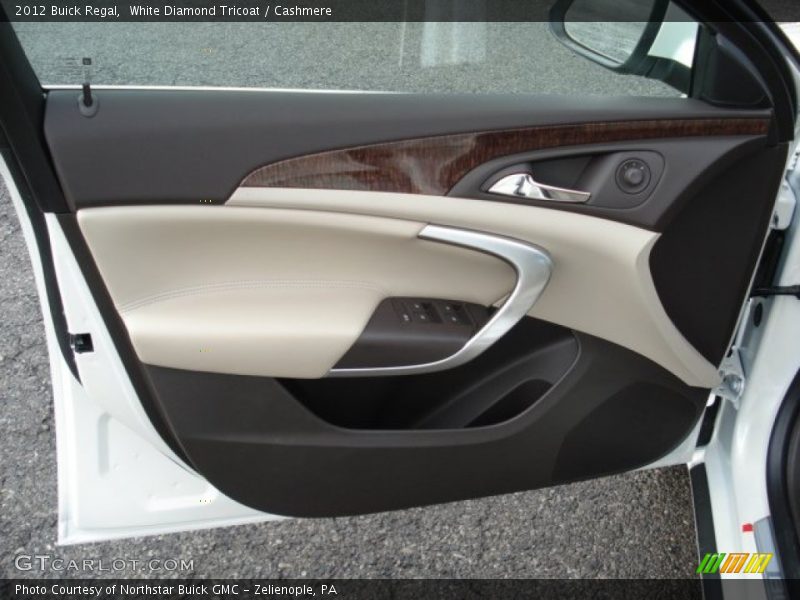 White Diamond Tricoat / Cashmere 2012 Buick Regal